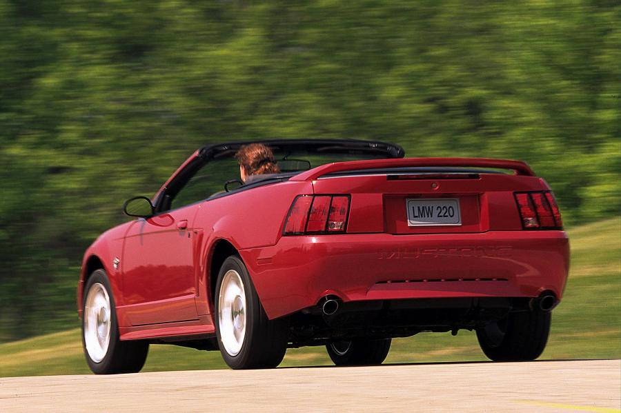  Ford Mustang GT Convertible 1999 года  (фото 20 из 74)